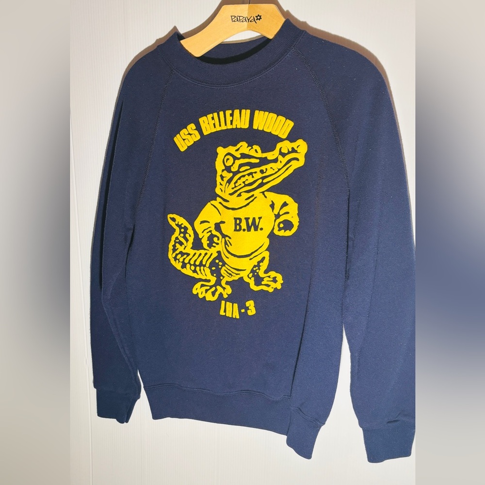 ✨ Vintage USS Belleau Wood Navy Crewneck Sweatshirt ✨